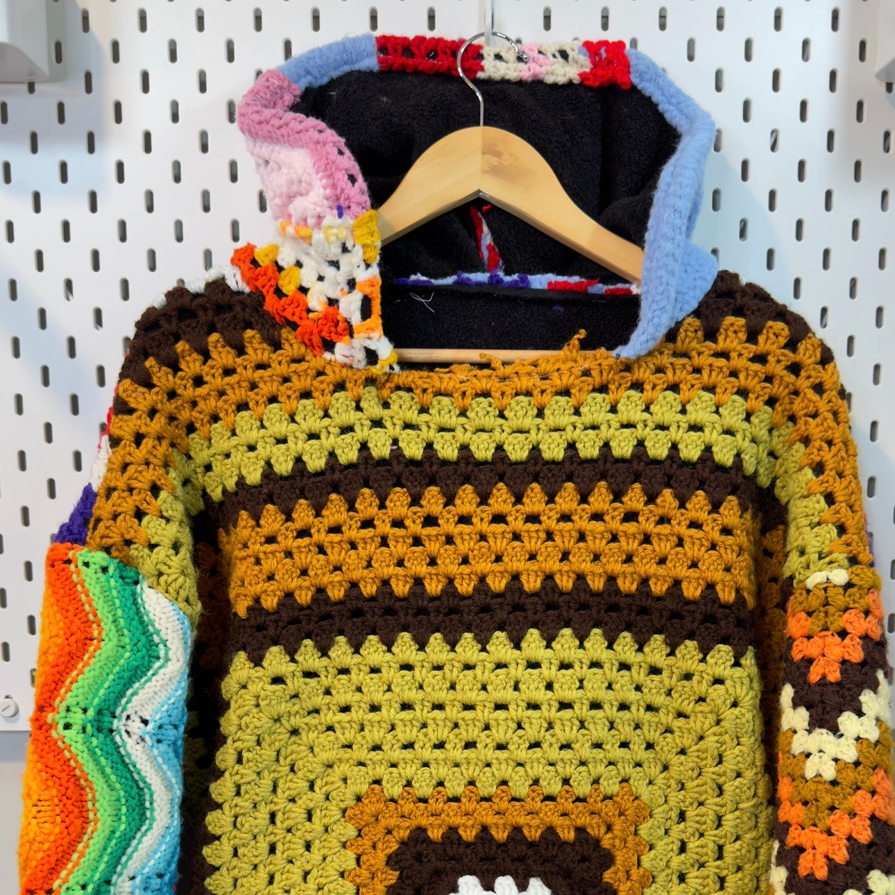Upcycled crochet hoodie [M]